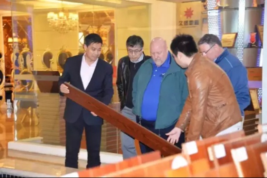 美国大型硬木板材制造商来华考察 并参观久盛
