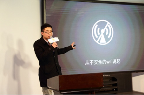 格通科技的创始人兼CEO黄文著发表演讲