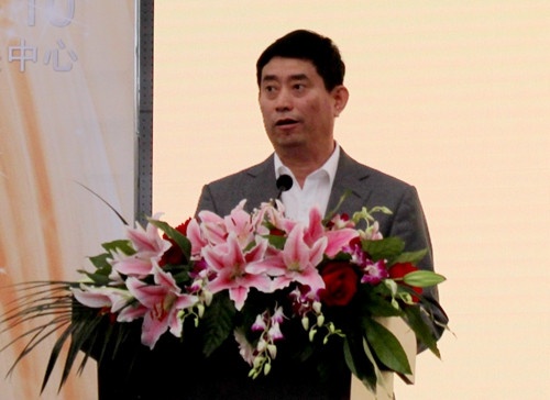 中国家具协会理事长朱长岭对大会表示祝贺