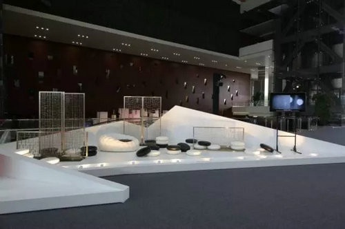 ▲现场还原了2016米兰国际家具展上的中国设计