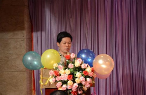 五华县红木家具行业协会首任会长张锡复作重要讲话