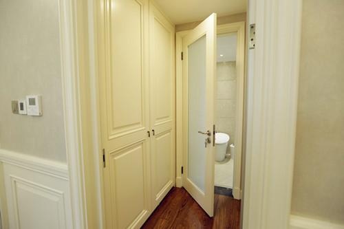 卫生间门应该向外开还是向内开？很多人装修的时候都搞错了！