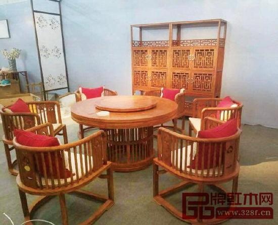 抄袭国寿红木“世外桃源”新明式红木家具的“山寨”产品