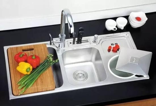 厨房完美水槽攻略：安装方式及优缺点，一口气全都告诉你！