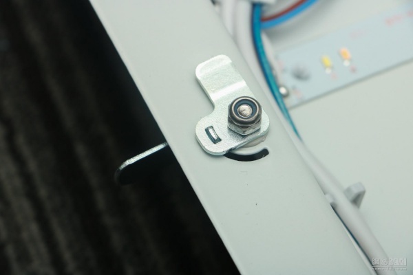 飞利浦悦妍LED吸顶灯测评丨内外兼修，展现安全优质性能