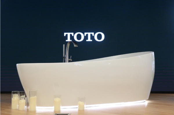 TOTO采用“纤浮”技术“漂浮的浴缸”