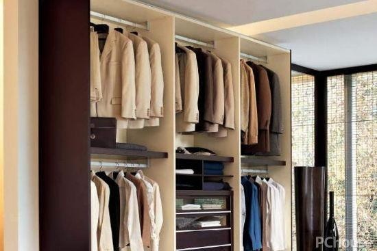定制衣柜常用哪些板材 实木定制衣柜最新报价