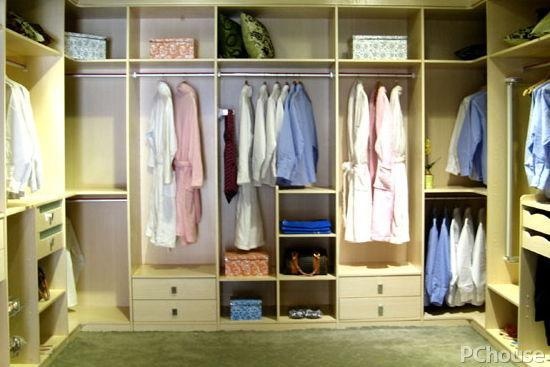 定制衣柜常用哪些板材 实木定制衣柜最新报价