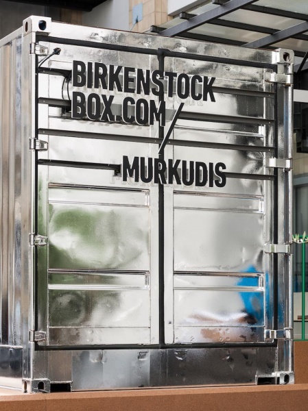 BIRKENSTOCK BOX与柏林著名买手店ANDREASMURKUDIS合作亮相