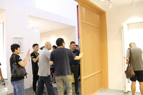 今年的广州建博会 你家木门被“贴条”了吗？