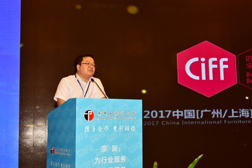 中国对外贸易广州展览总公司副总经理陈旺辉