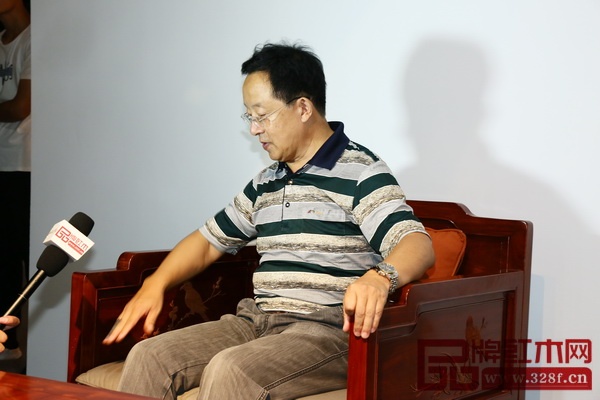 华南农业大学博士生导师李凯夫教授以专业学者的角度中肯点评戴为红木作品