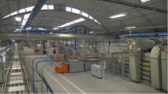 无粉尘无污染的全自动化意大利IMOLA工厂内部