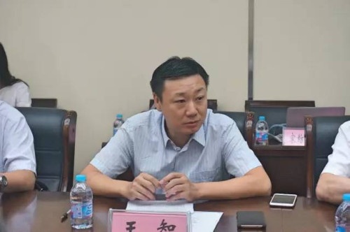 南通市人民政府副秘书长王智