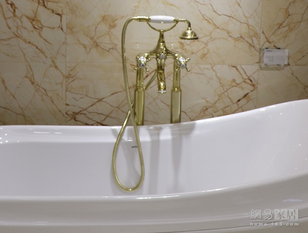 安华卫浴定制系列——唯美轻奢的美式卫浴间