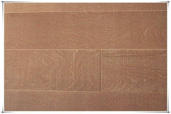 评测：圣象艾斯本多层实木复合地板|色界高级灰3号（AQ8233）