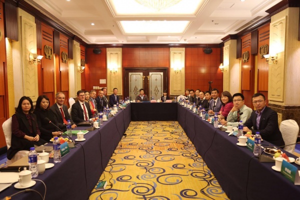 中欧木地板行业先锋人物齐聚北京，共话地板行业检测内容和标准