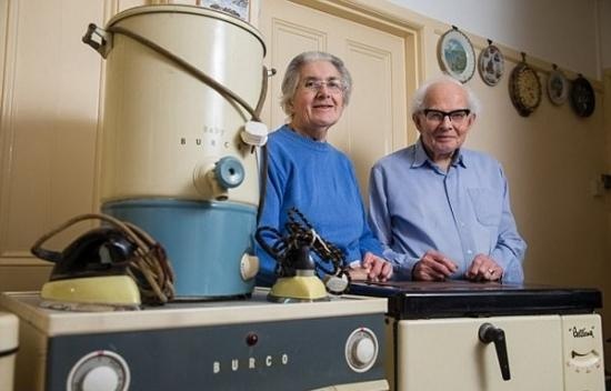 80岁老夫妻出售50年代购买家电：质量太惊人