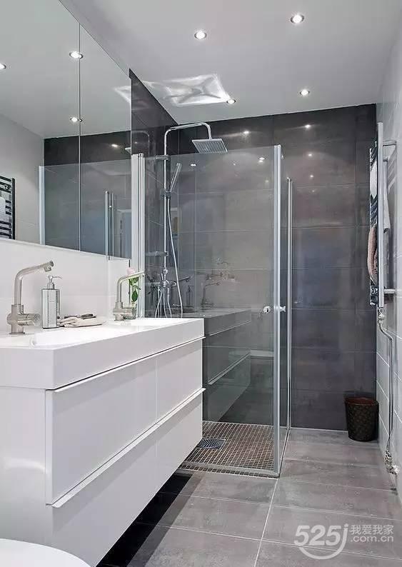 不止是手机需要贴膜 淋浴房也需要保护