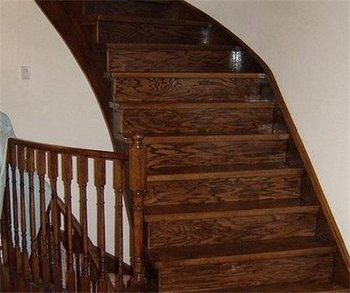 楼梯铺设地板需要注意哪些地方？