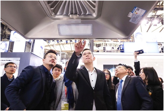 老板电器颠覆性创新亮相，中国风结合黑科技惊艳AWE