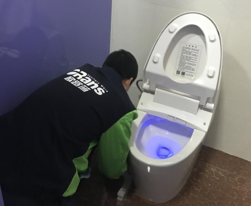 欧路莎参与上海公厕改造
