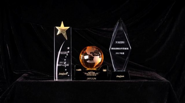 JAYJUN荣得天猫国际2018年度奖项大满贯唯一获得者