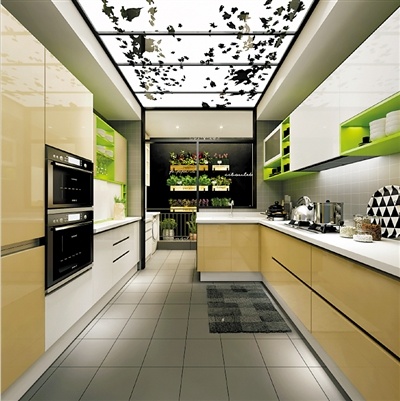厨房与生活阳台空间做整体设计，色调一致