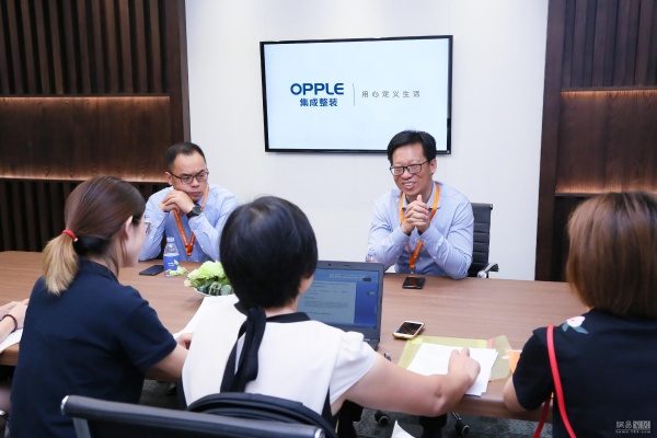 欧普照明股份有限公司中国区CEO兼欧普集成家居有限公司董事长丁龙接受媒体采访