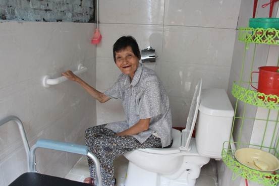 历时11个月，橙家工程团队改变了108位老人的如厕难题