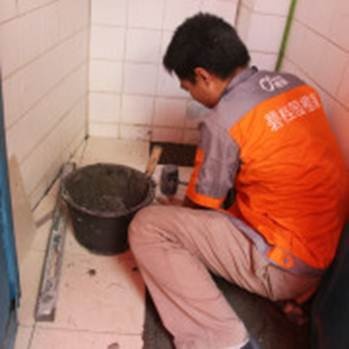 橙家以专业投身“为老人换马桶”公益，108位长者如厕难题被解决