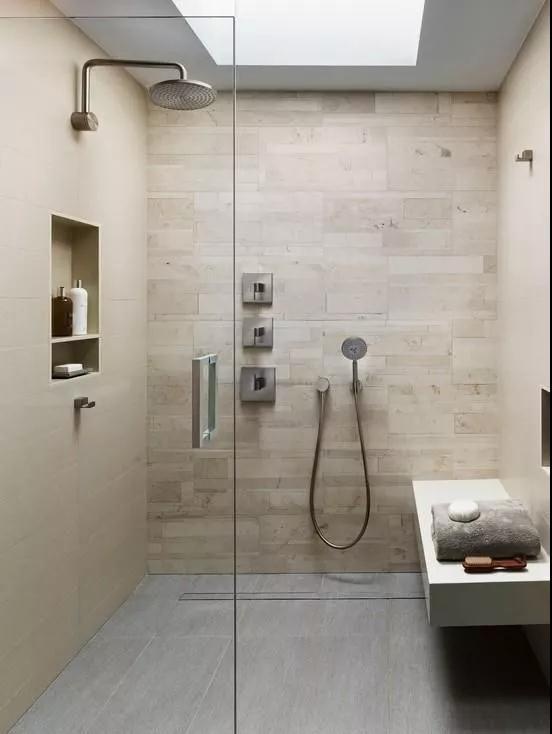 浴缸VS淋浴房到底应该选哪个？