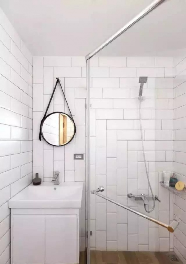 浴室装修来点色彩小磁砖 每天洗澡都有好心情