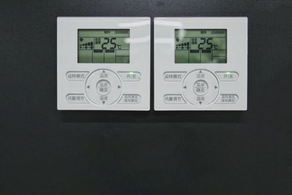 空调的3种错误使用方式，能让你家电表爆表，每月多花不少电费