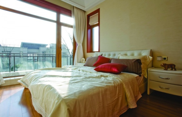 卧室这样装太温馨，看起来不仅美观还舒适，设计师都成精了
