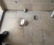 卫生间地面渗水不想砸瓷砖怎么处理